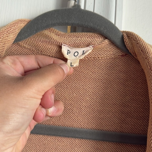 POL Shacket - Picture 2 of 4